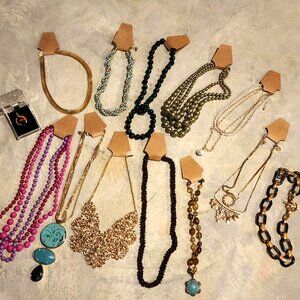 Jewely lot of necklaces